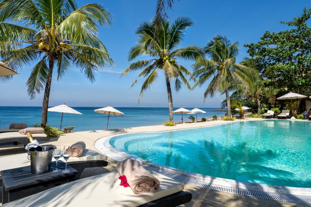 Lanta Palace Beach Resort & Spa - Adult Onlyの敷地内または近くにあるプール