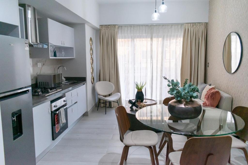 Kuchyň nebo kuchyňský kout v ubytování Brickell Apart Hotel