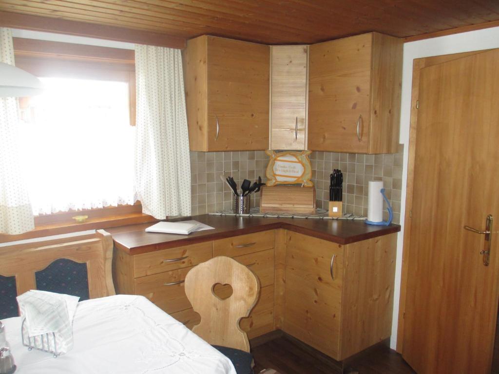 Kuchyň nebo kuchyňský kout v ubytování Ferienhaus Schwarzenbacher