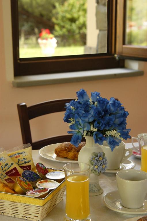 Jedlo v ubytovaní bed & breakfast alebo blízkom okolí