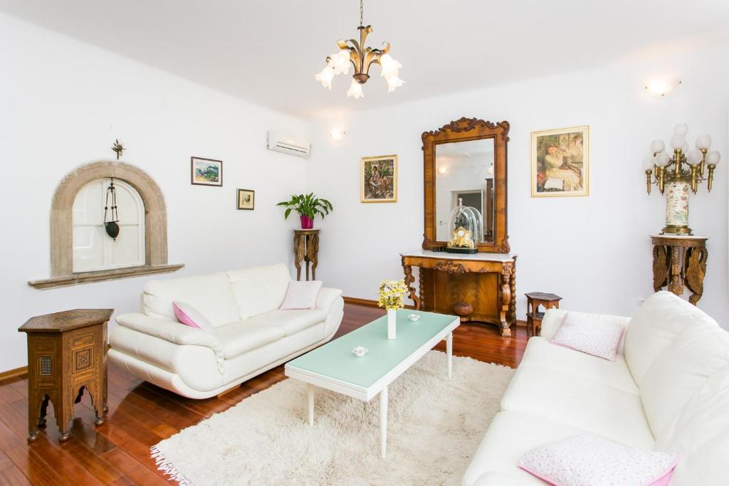 Posedenie v ubytovaní Villa Marini Dvori - with free parking