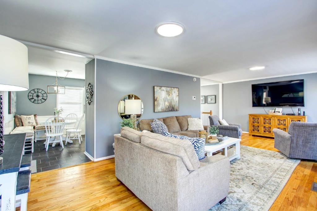 Waterfront Florence Home with Private Dock!, Florence (updated prices 2024)