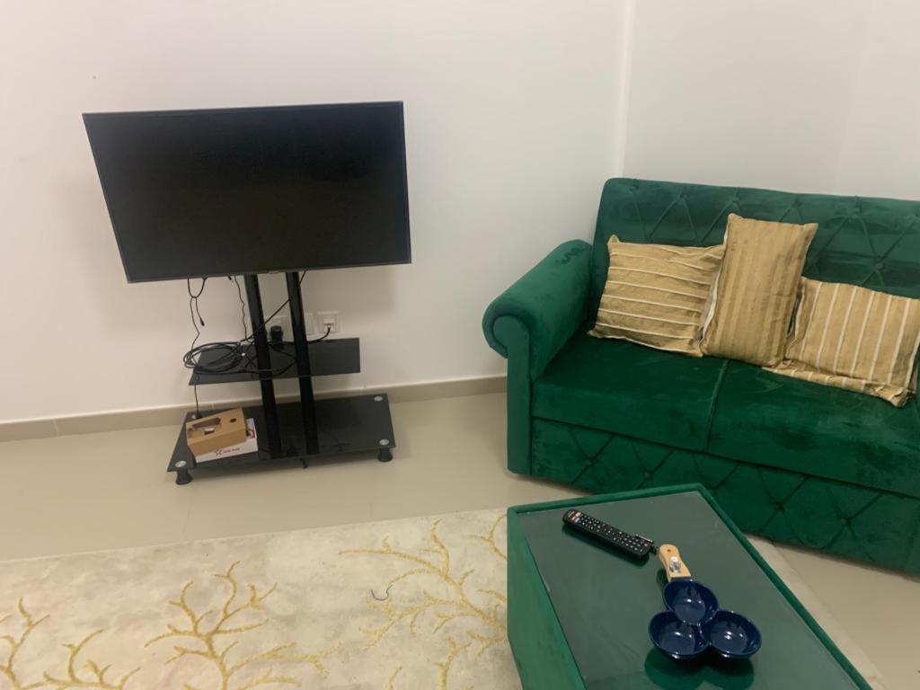 TV a/nebo společenská místnost v ubytování تم الاغلاق نهائي