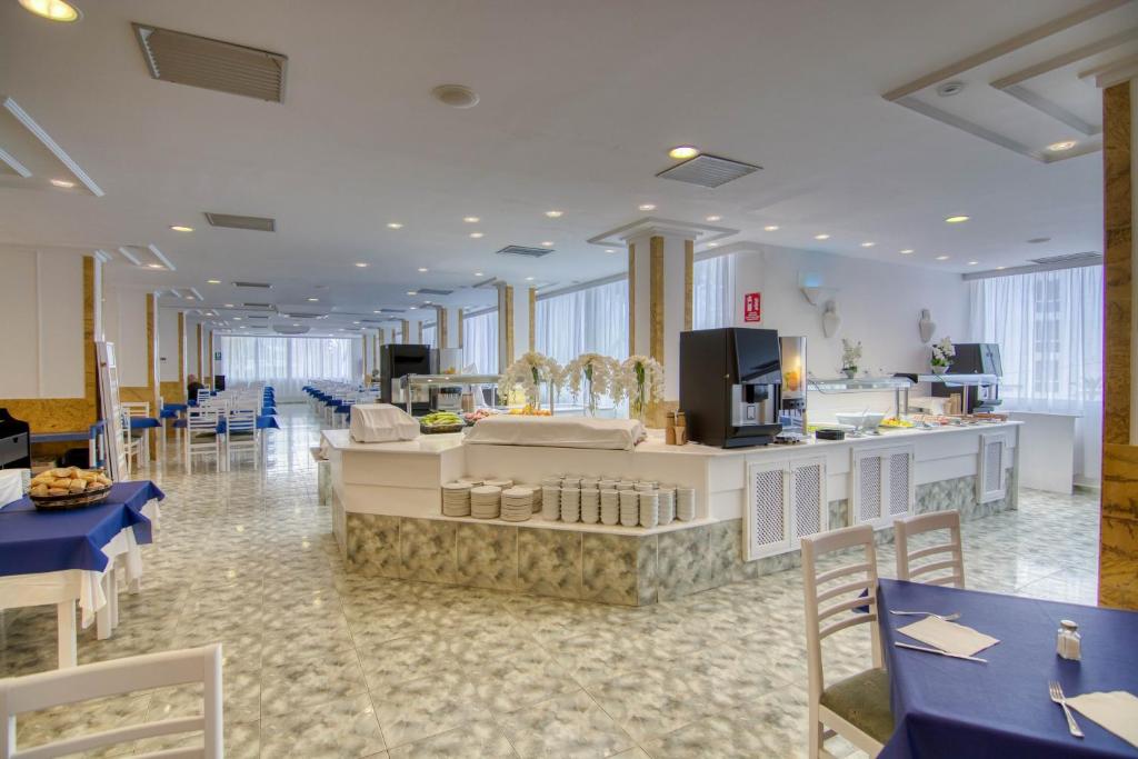 Hotel Coral Beach by LLUM, Es Cana – päivitetyt vuoden 2023 ...