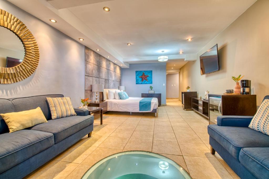 Tropical Suites Hotel - Deluxe King Suite Con Vista De Piscina - Starfish