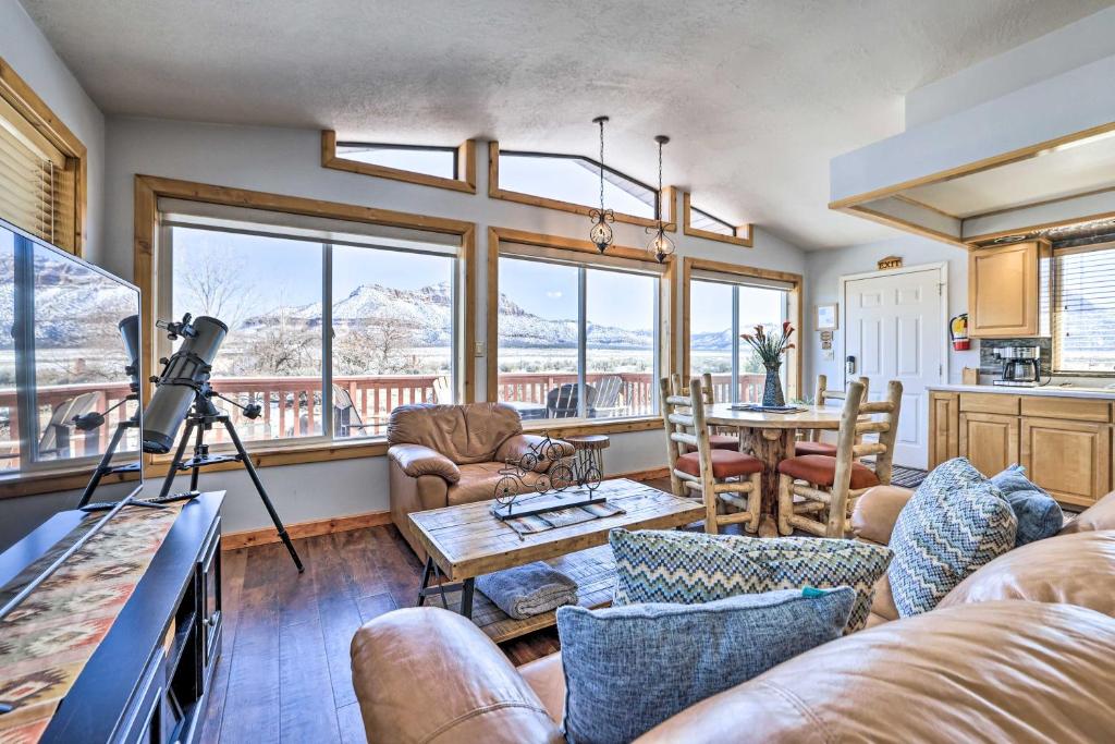 Stunning Utah Home about 30 Mi to Zion Natl Park - Maison De Vacances