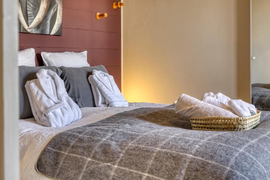 Postel nebo postele na pokoji v ubytování Chalet Hotel La Féline Blanche