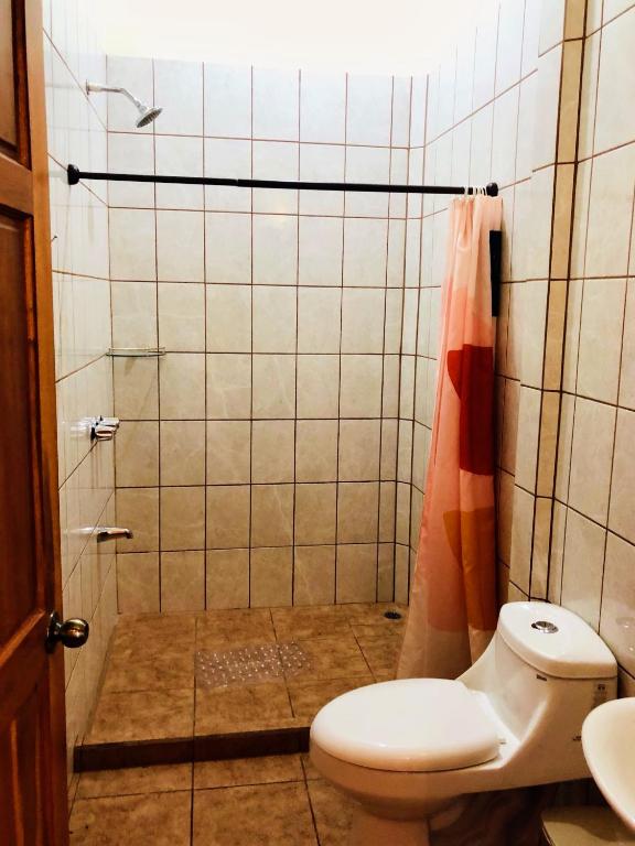 Koupelna v ubytování Hotel Cocodrilo Sierpe