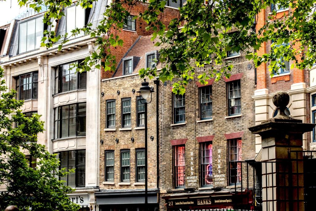 Chateau Denmark London - Two-Bedroom Deluxe Apartment