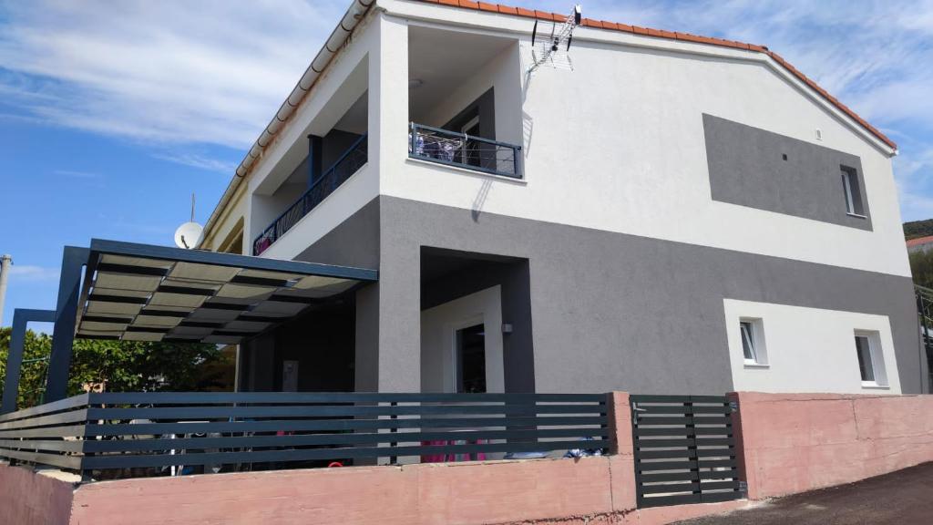Budova, kde se apartmán nachází