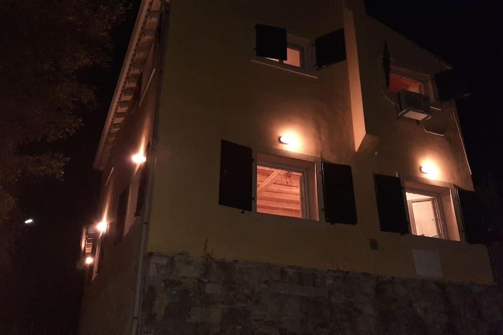 The building in which the holiday home is located