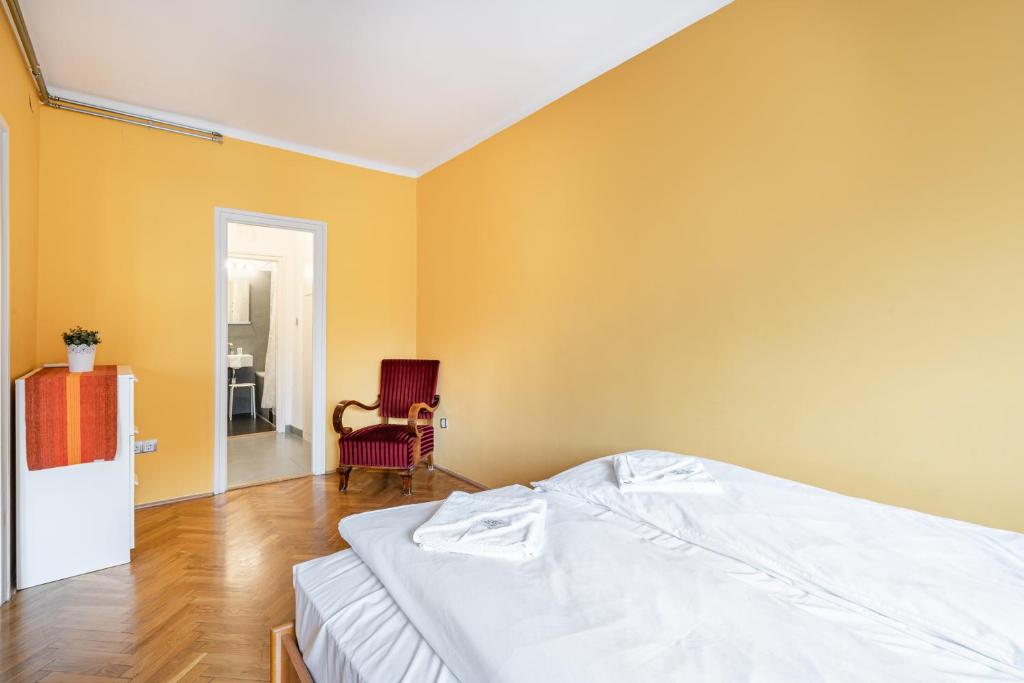 Posteľ alebo postele v izbe v ubytovaní BpR Castle Point Apartment