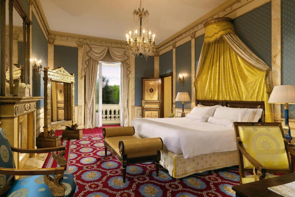 Postel nebo postele na pokoji v ubytování The Westin Excelsior, Rome