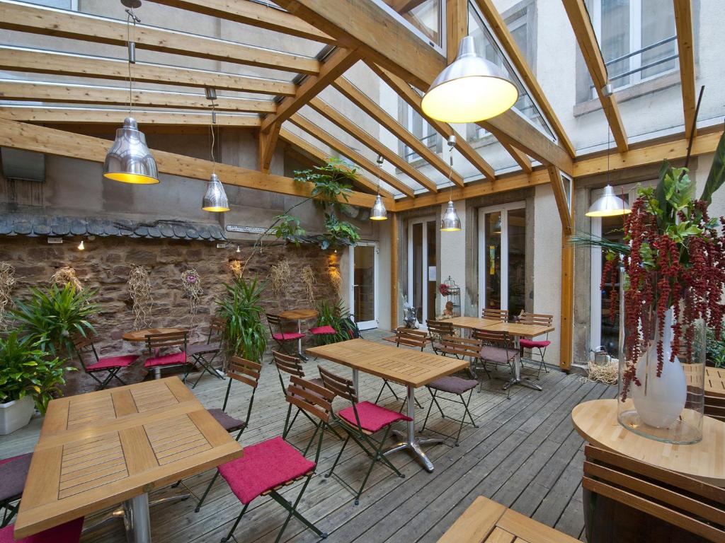 Restaurace v ubytování Hôtel le Grillon