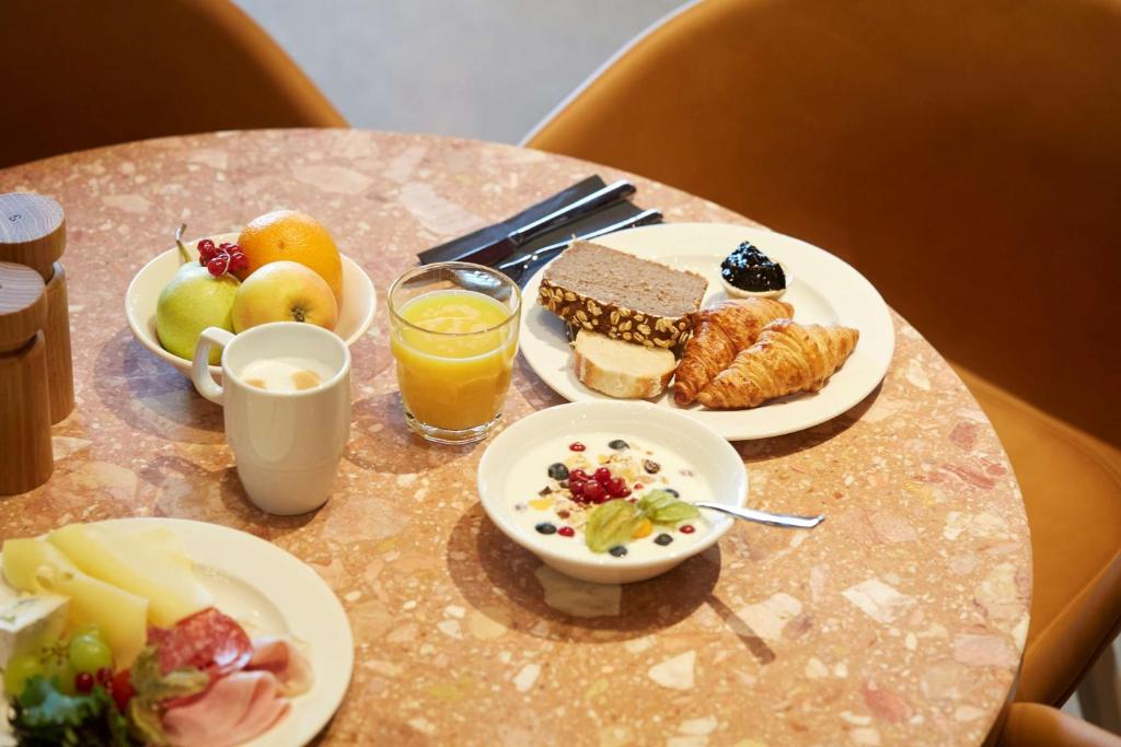 Scandic Frankfurt Hafenpark - Resim 5