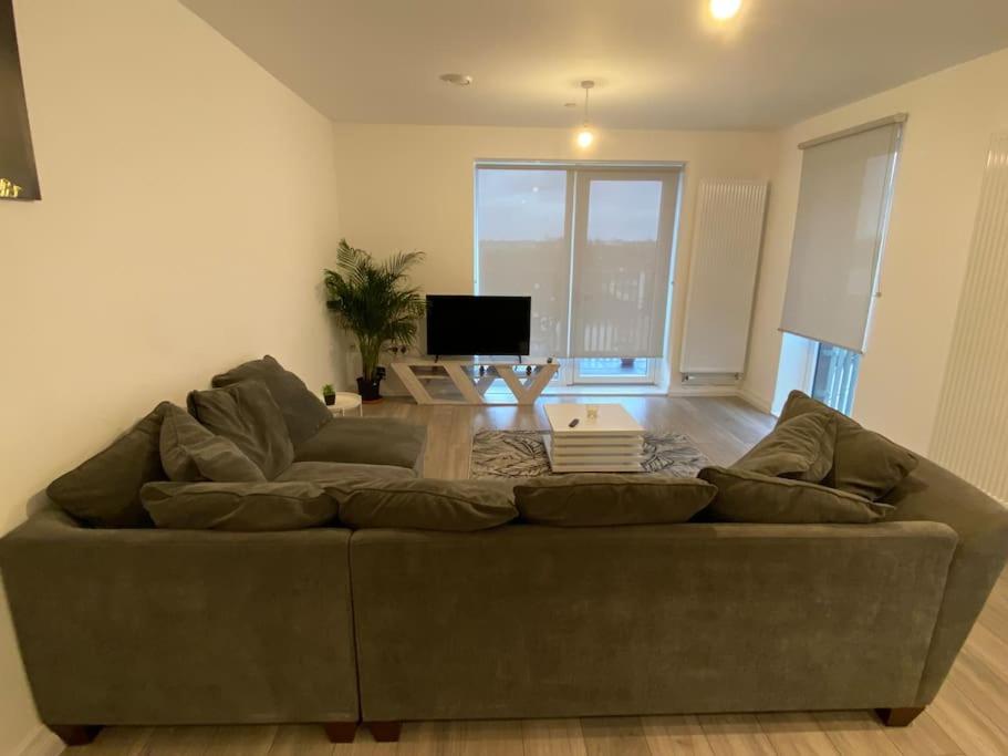 Posezení v ubytování East London - 2 bed Apartment with Parking