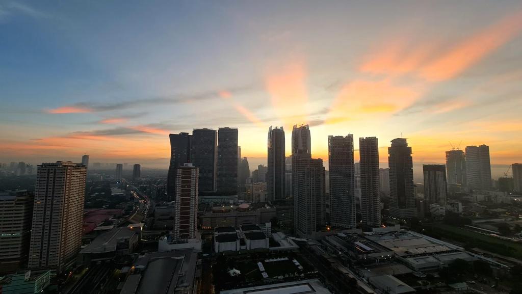 Biyahero Place Prime Location 39th floor CitySkyline view Mandaluyong