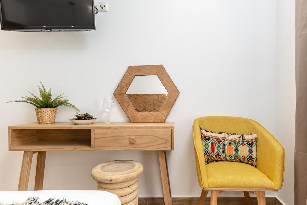 Galazia Boutique Apartments - 13