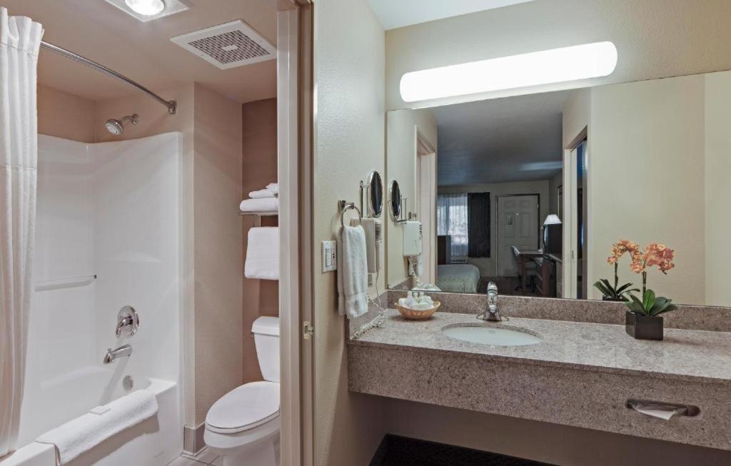 Hawthorn Suites by Wyndham Napa Valley photo