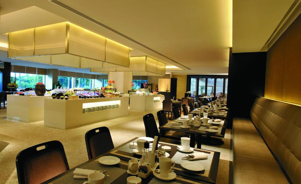 Restaurace v ubytování Shangri-La Beihai