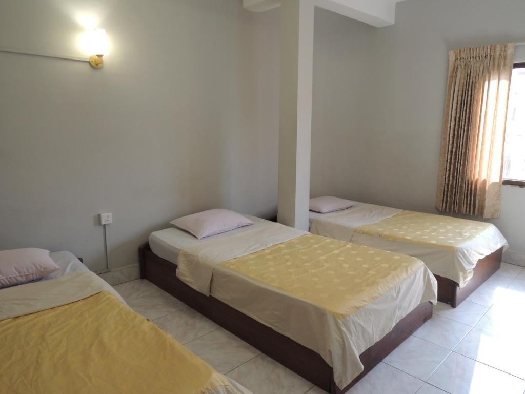 The Grey Guesthouse - Triple Room With Air-Conditioning