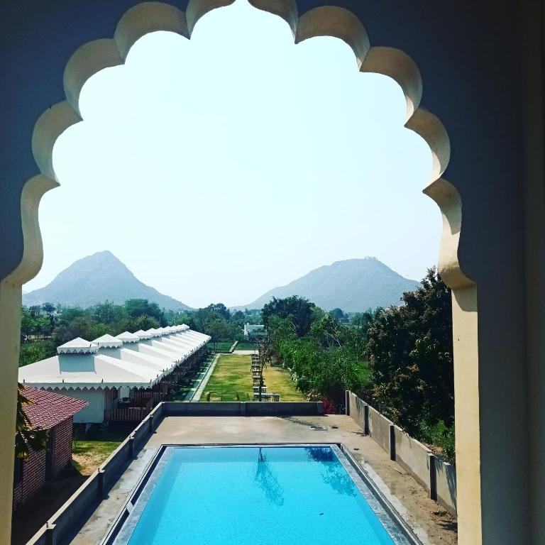 Hotel Green Haveli - A Heritage and Hill View Hotel , Pushkar - Habitación Doble De Lujo