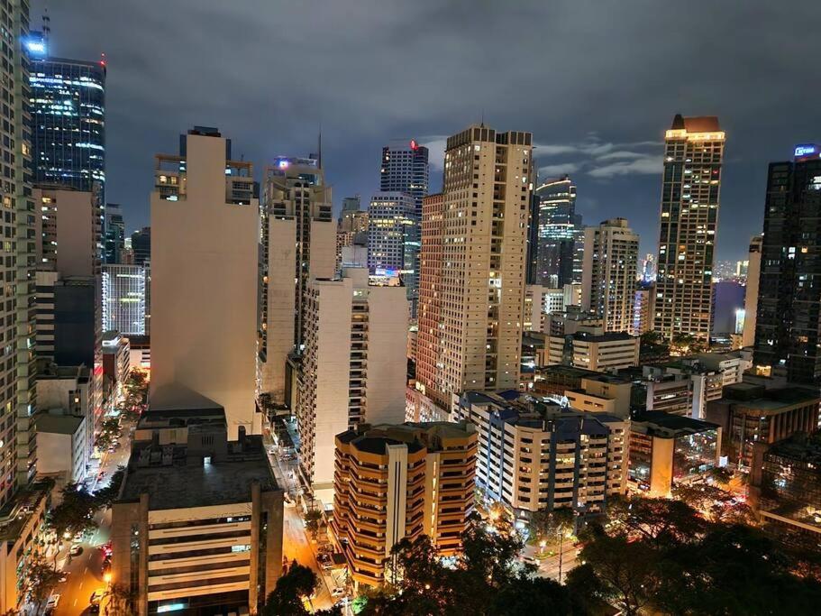Premium Balcony View Near Greenbelt Makati Netflix 100MBPS, Manila –  Updated 2023 Prices