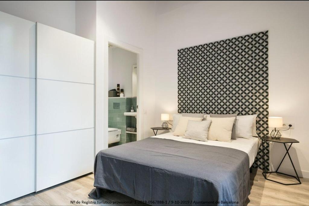 Posteľ alebo postele v izbe v ubytovaní Catalonia Square Terrace & 5 bathrooms 5BD-5BTH