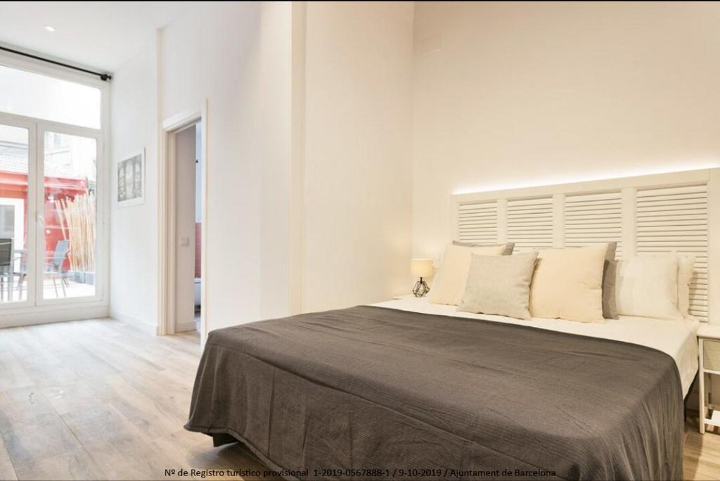 Posteľ alebo postele v izbe v ubytovaní Catalonia Square Terrace & 5 bathrooms 5BD-5BTH
