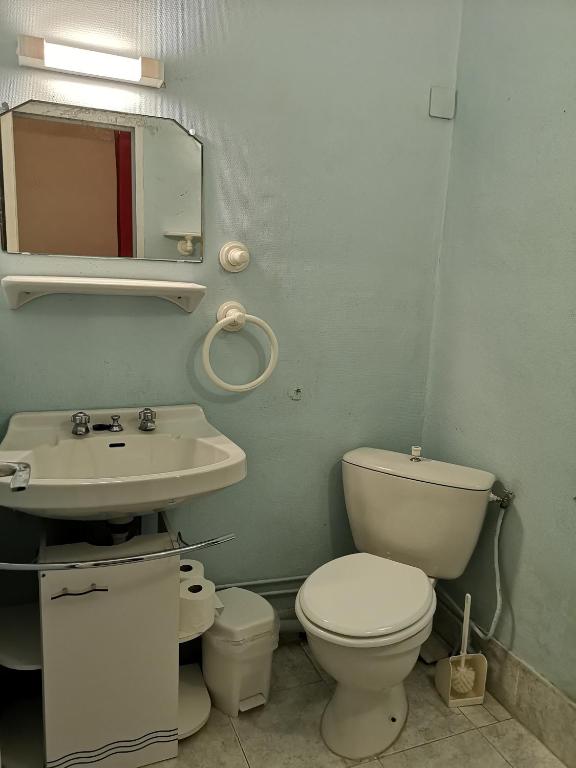 Koupelna v ubytování La Roseraie