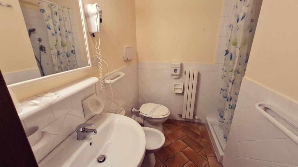 Koupelna v ubytování Borgo de' Varano by Hotel I Duchi