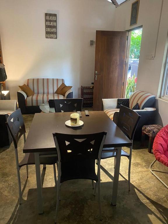 Fotografie z fotogalerie ubytování SANORA Hostel & Ayurveda Ashram v destinaci Inamaluwa