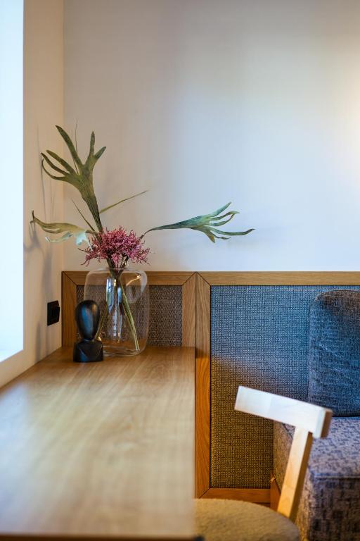 Capital Luxury Suites - 4