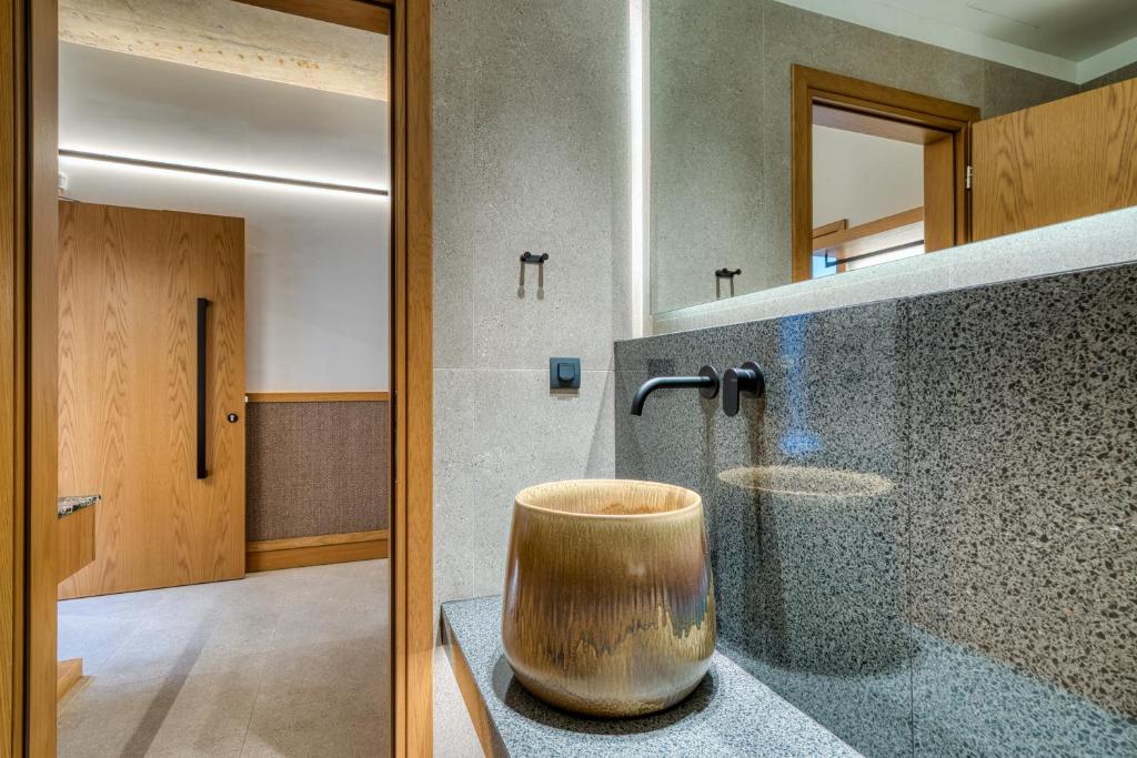 Capital Luxury Suites - 10