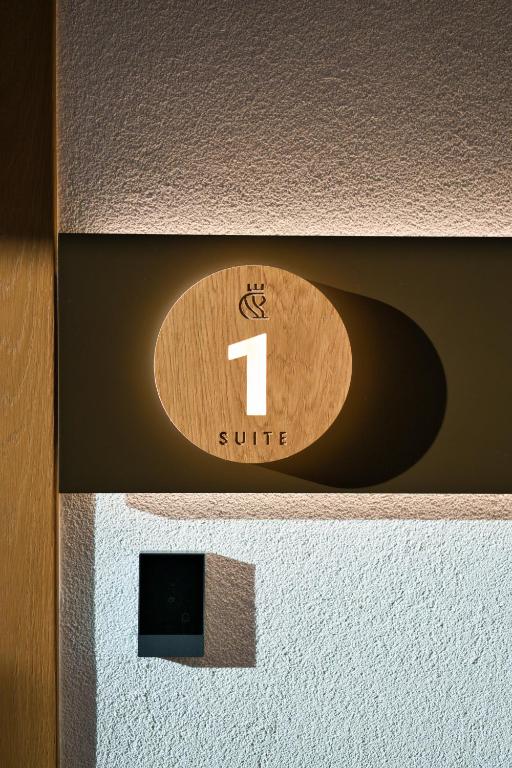 Capital Luxury Suites - 15