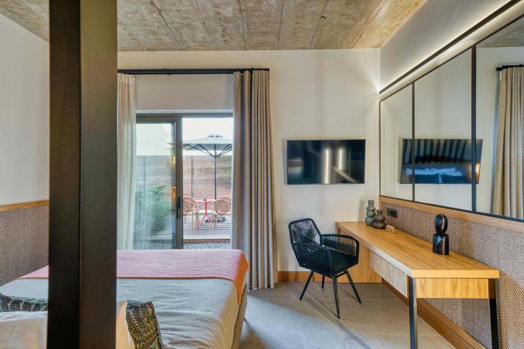 Capital Luxury Suites - 18