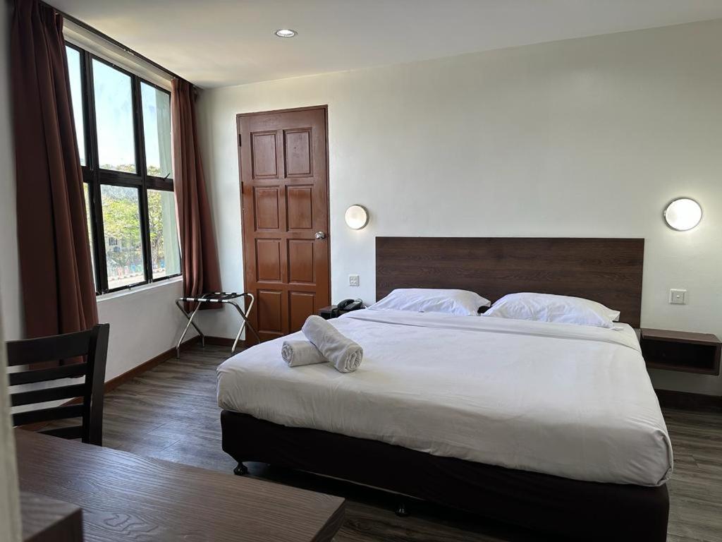 Langkawi Baron Hotel - Standard Double Or Twin Room
