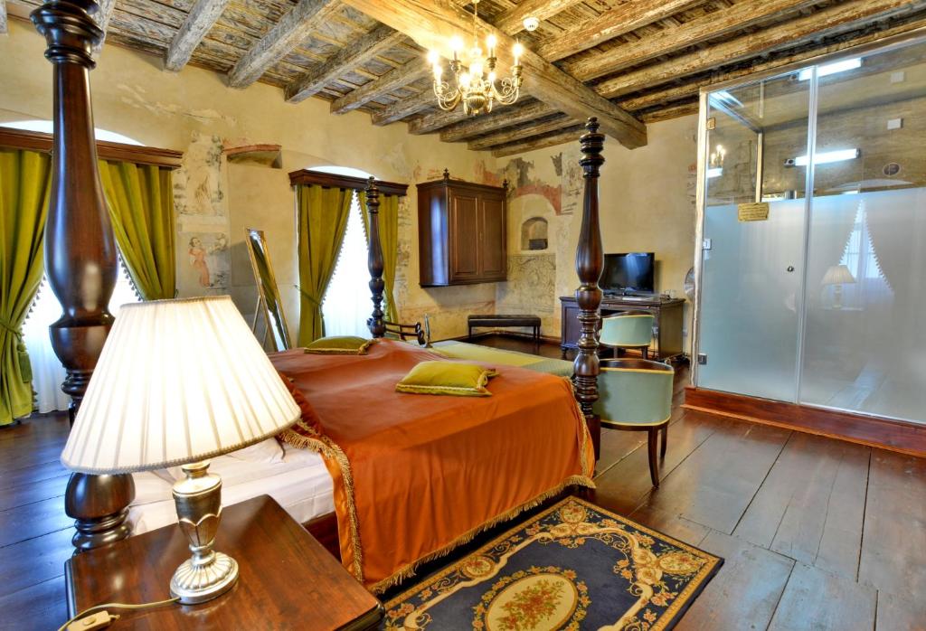 TV a/nebo společenská místnost v ubytování Casa Georgius Krauss Sighisoara