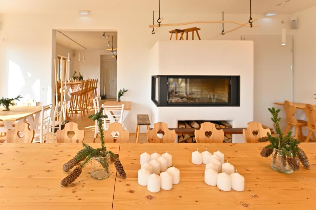 TV a/nebo společenská místnost v ubytování Eko Glamping Resort Krištof