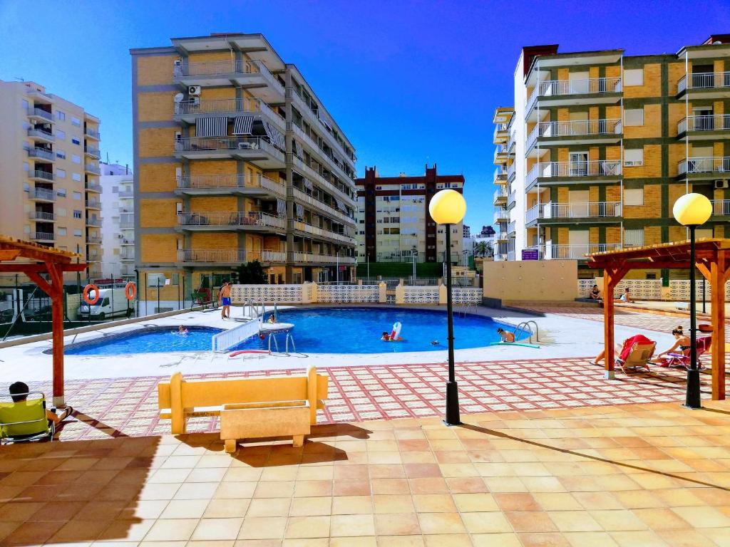 Apartamentos Infante Primera Linea - Solo Familias Serviplaya 내부 또는 인근 수영장
