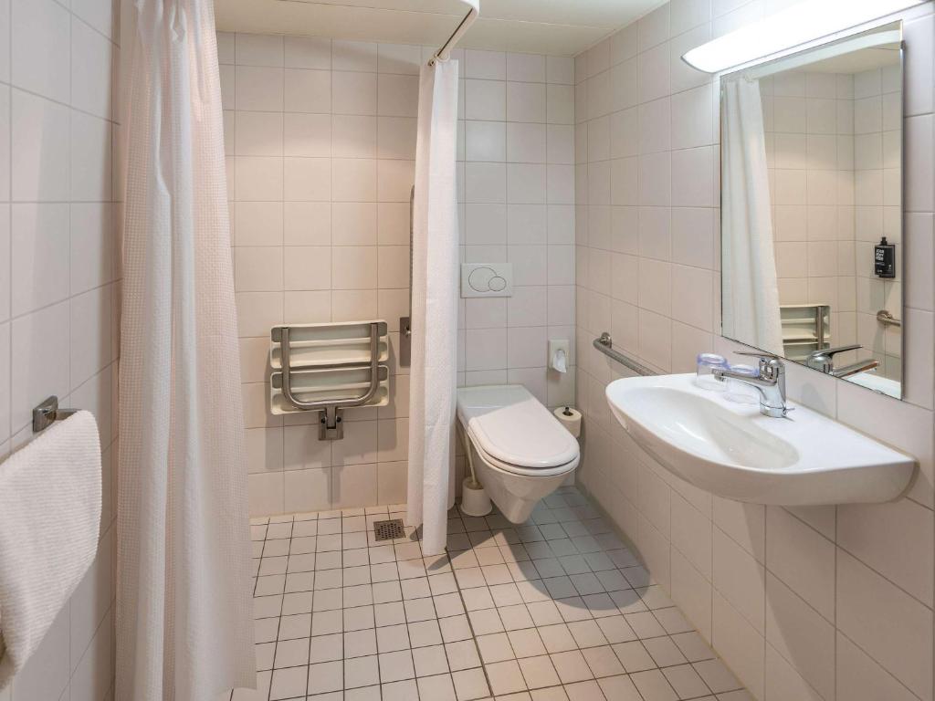Koupelna v ubytování ibis budget Winterthur