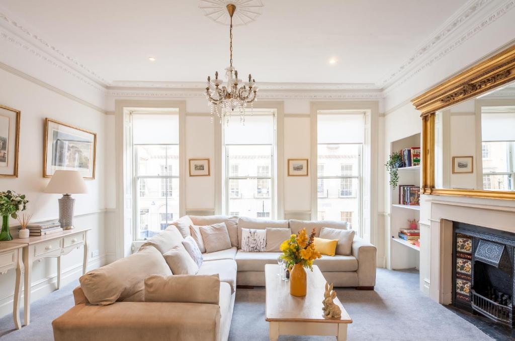 City Centre Stunning House-Roman Baths - 3min walk - 4 Bedrooms - 