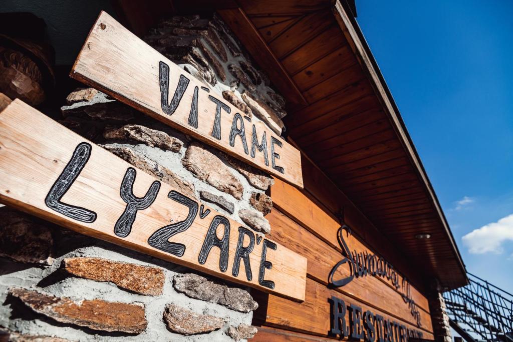 Certificato, attestato, insegna o altro documento esposto da Šumava Inn