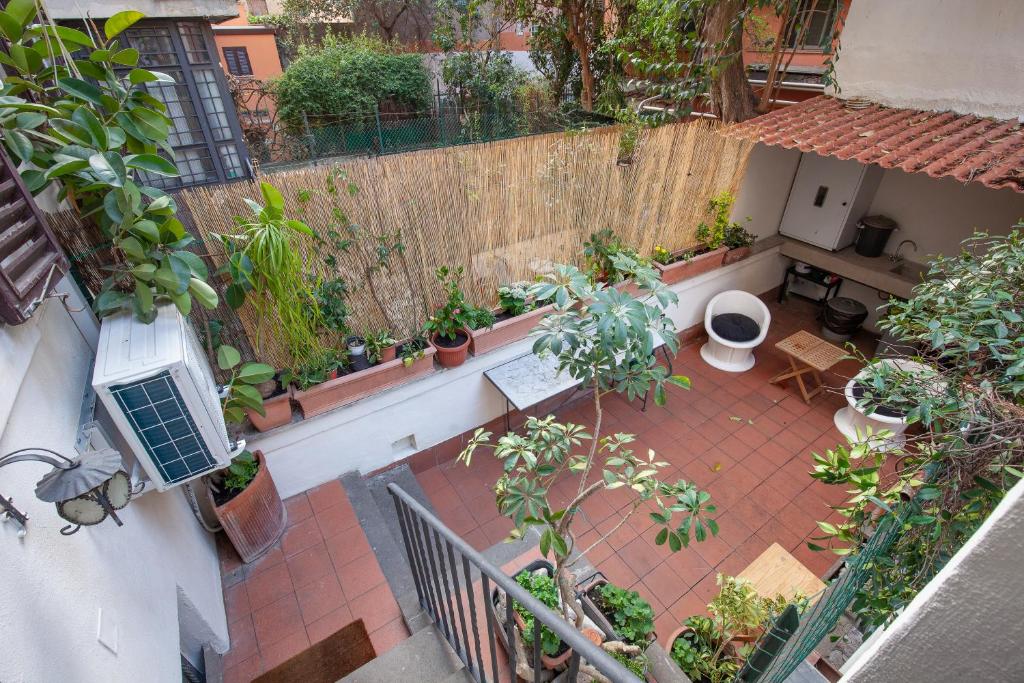 A garden outside Il giardino di Bobo