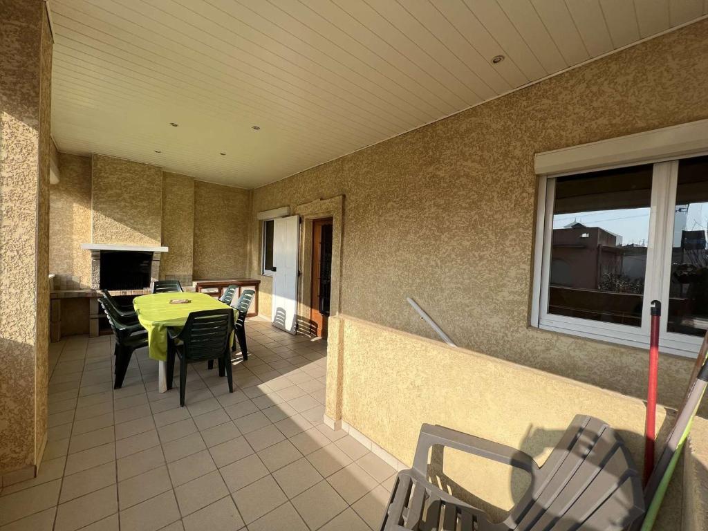 Balkón alebo terasa v ubytovaní T4 Centre-Ville, 8 Pers, Terrasse, Parking, à 200m Plage/Commerces - FR-1-701-49
