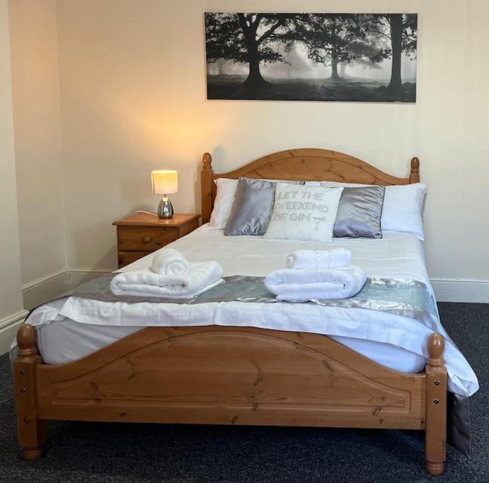 Katil atau katil-katil dalam bilik di Tŷ Summerfield by Dream Short Stays