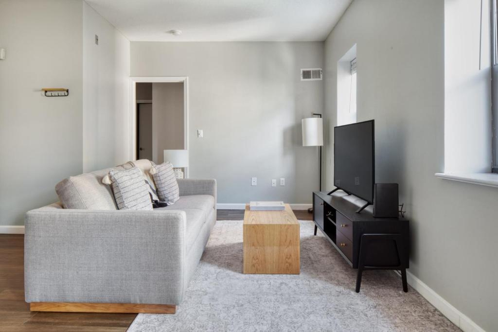 Gambar di galeri bagi DorchesterMilton 1BR next to Milton T stop BOS-472 di Boston
