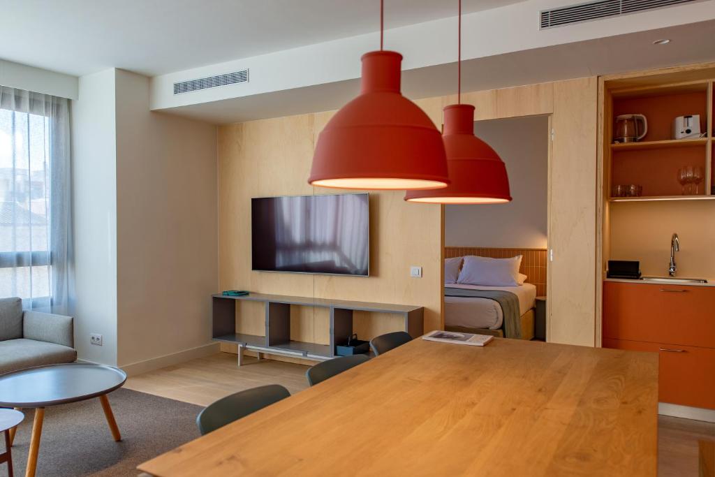 Jardinets De Gràcia by The 5ve Soul - 5