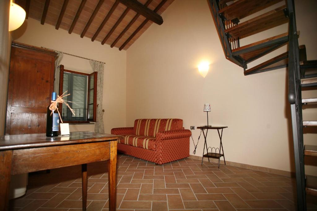 A seating area at Bacco a Petroio