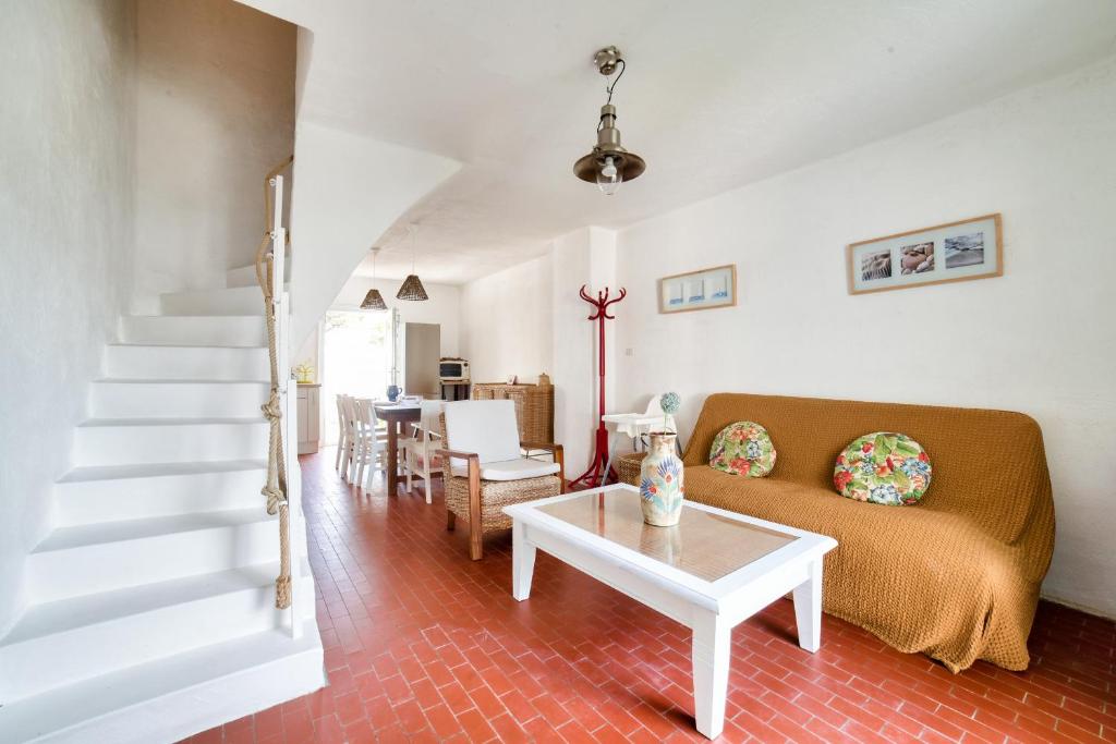 Posedenie v ubytovaní 600m de la plage - Maison pour 5 - Terrasse